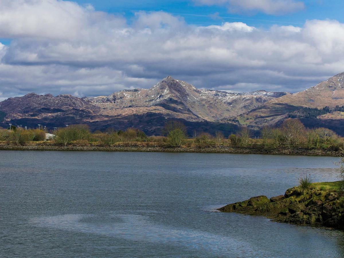 The Captain'S Bank Porthmadog Bagian luar foto
