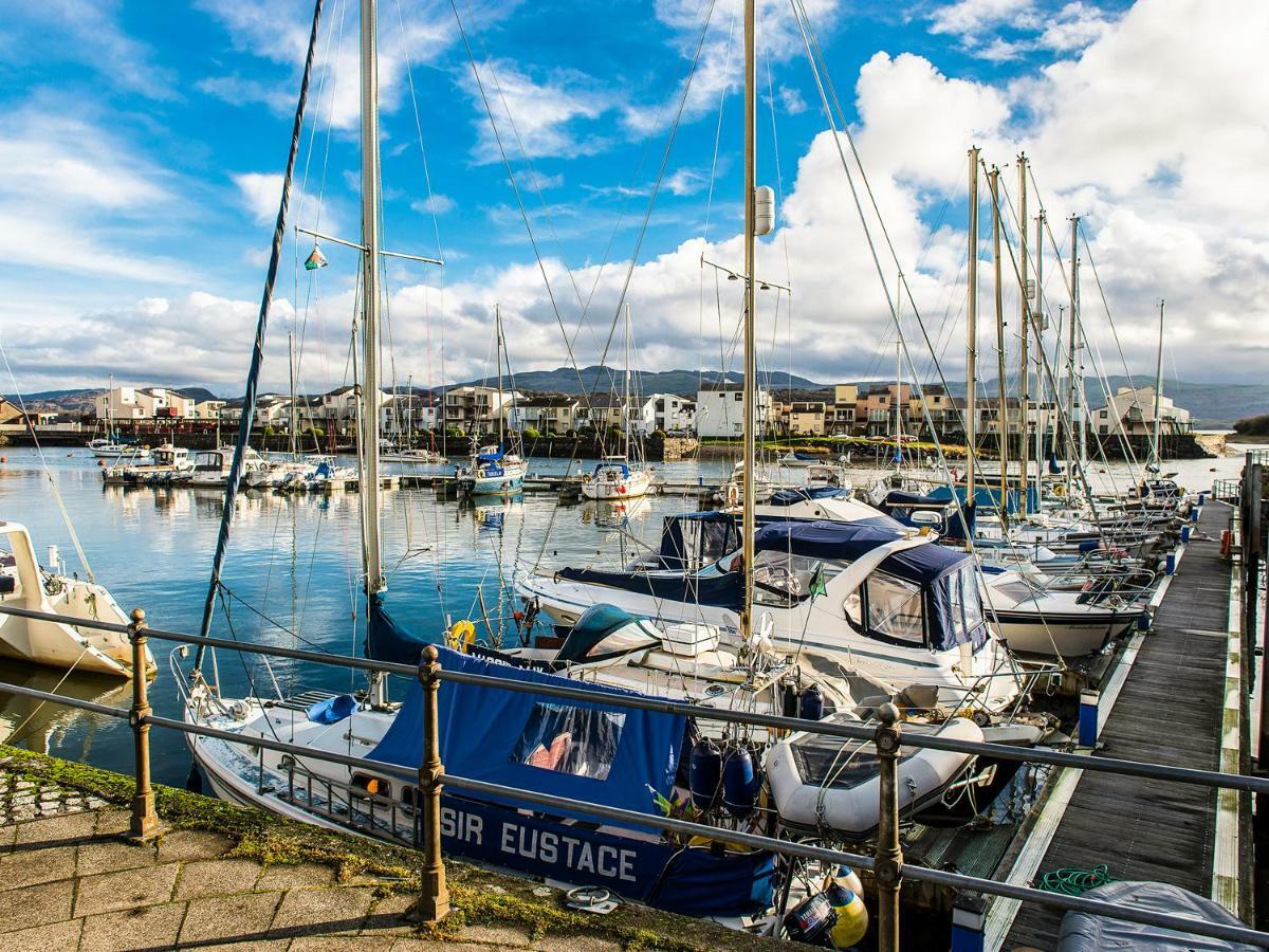 The Captain'S Bank Porthmadog Bagian luar foto